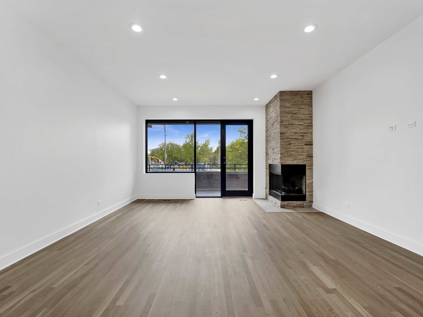 1445 W Grand Avenue 1E
