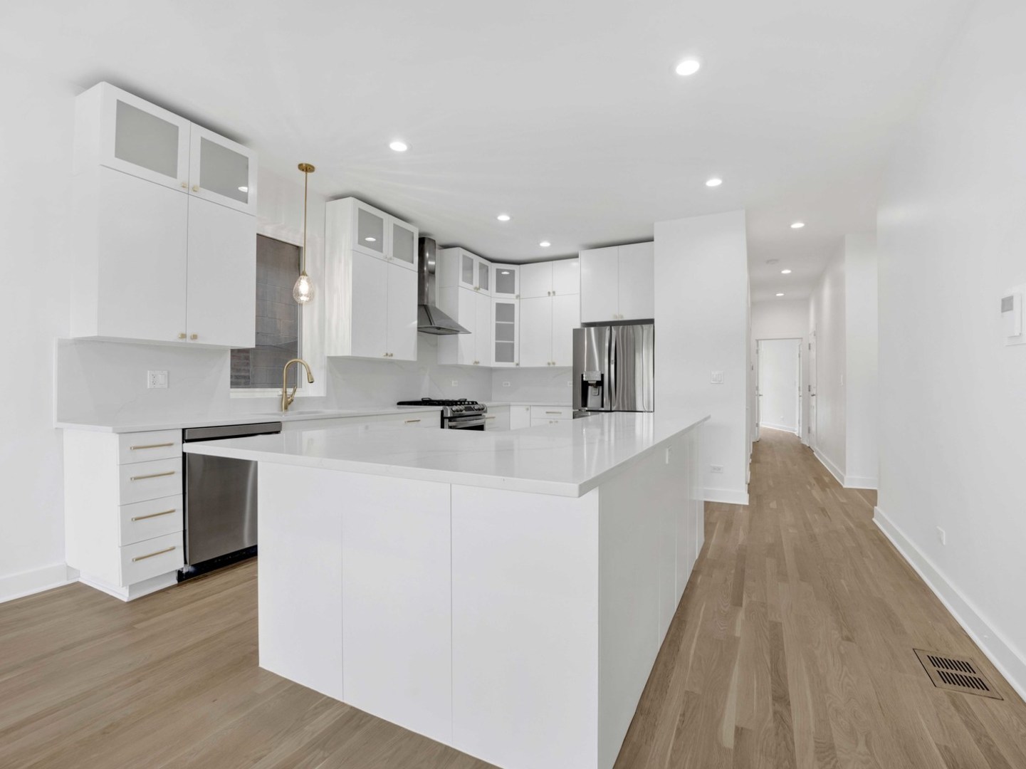 1445 W Grand Avenue 1E
