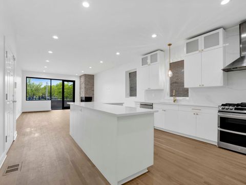 Tiny photo for 1445 W Grand Avenue #1E, Chicago, IL 60642 (MLS # 12641463)