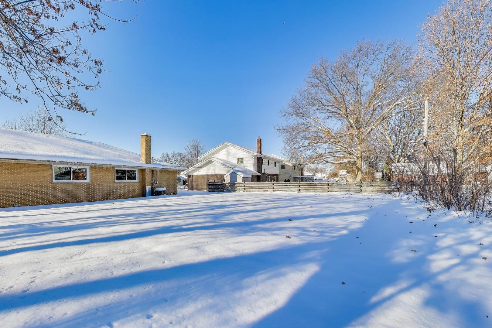 Palatine, Illinois 60067, United States, 4 Bedrooms Bedrooms, ,3 BathroomsBathrooms,Residential,Active,254163