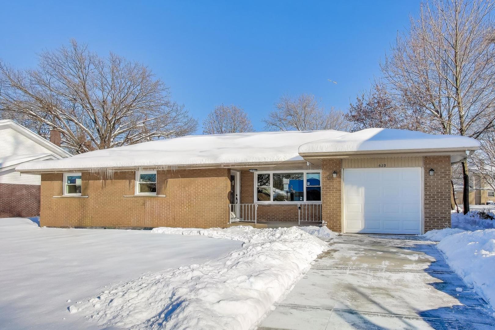 Palatine, Illinois 60067, United States, 4 Bedrooms Bedrooms, ,3 BathroomsBathrooms,Residential,Active,254163