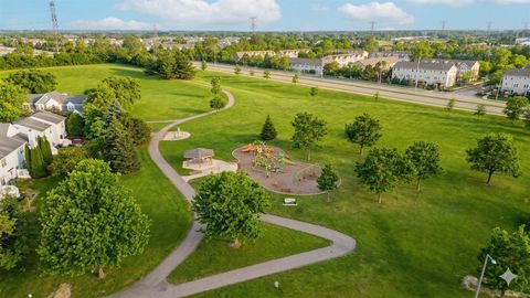 Tiny photo for 308 Sandpebble Lane #229, Aurora, IL 60504 (MLS # 12604234)