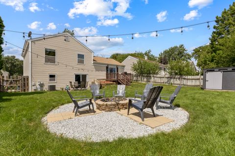 Tiny photo for 811 S Sheridan Drive, Bartlett, IL 60103 (MLS # 12452467)