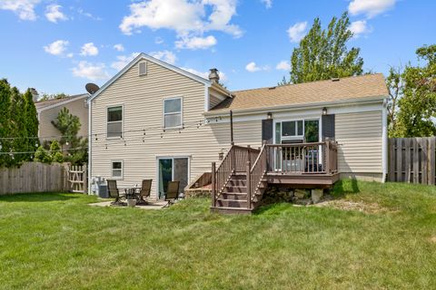 Tiny photo for 811 S Sheridan Drive, Bartlett, IL 60103 (MLS # 12452467)