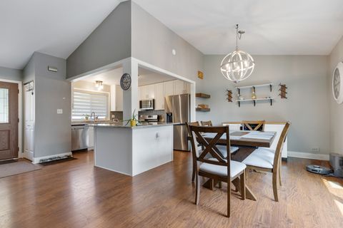 Tiny photo for 811 S Sheridan Drive, Bartlett, IL 60103 (MLS # 12452467)