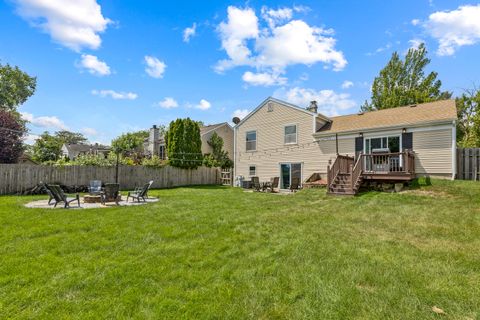 Tiny photo for 811 S Sheridan Drive, Bartlett, IL 60103 (MLS # 12452467)