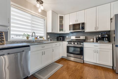 Tiny photo for 811 S Sheridan Drive, Bartlett, IL 60103 (MLS # 12452467)