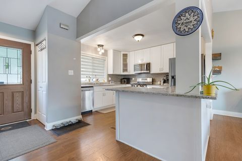 Tiny photo for 811 S Sheridan Drive, Bartlett, IL 60103 (MLS # 12452467)