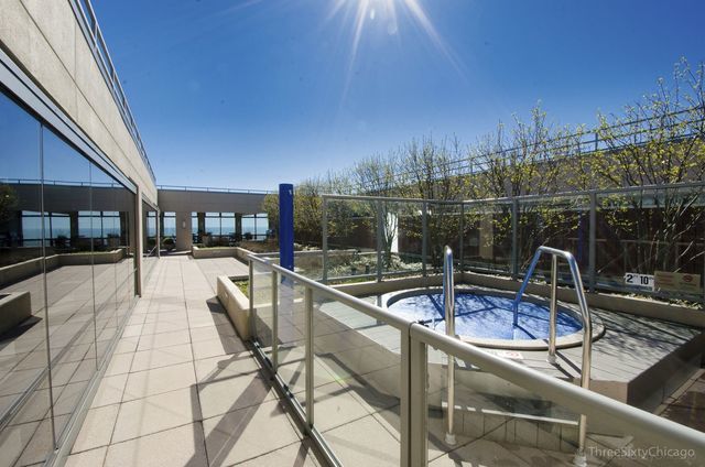 Chicago, Illinois 60603, United States, 1 Bedroom Bedrooms, ,1 BathroomBathrooms,Residential,Contingent,251855