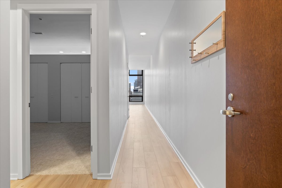 65 E Monroe Street 4216