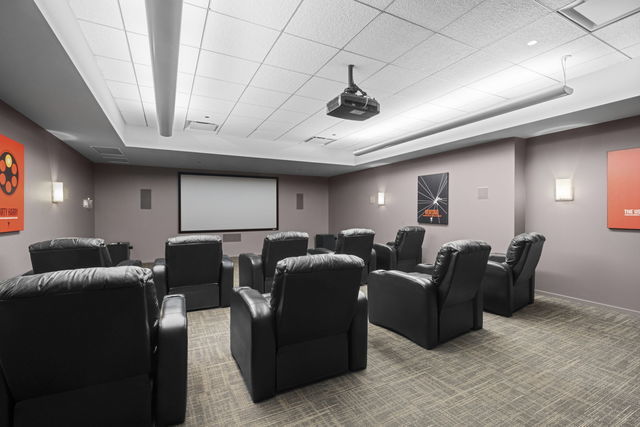 Chicago, Illinois 60603, United States, 1 Bedroom Bedrooms, ,1 BathroomBathrooms,Residential,Contingent,251855