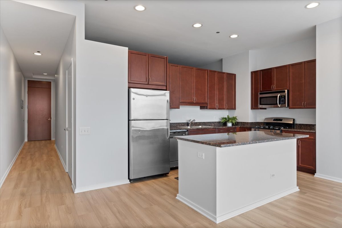 65 E Monroe Street 4216