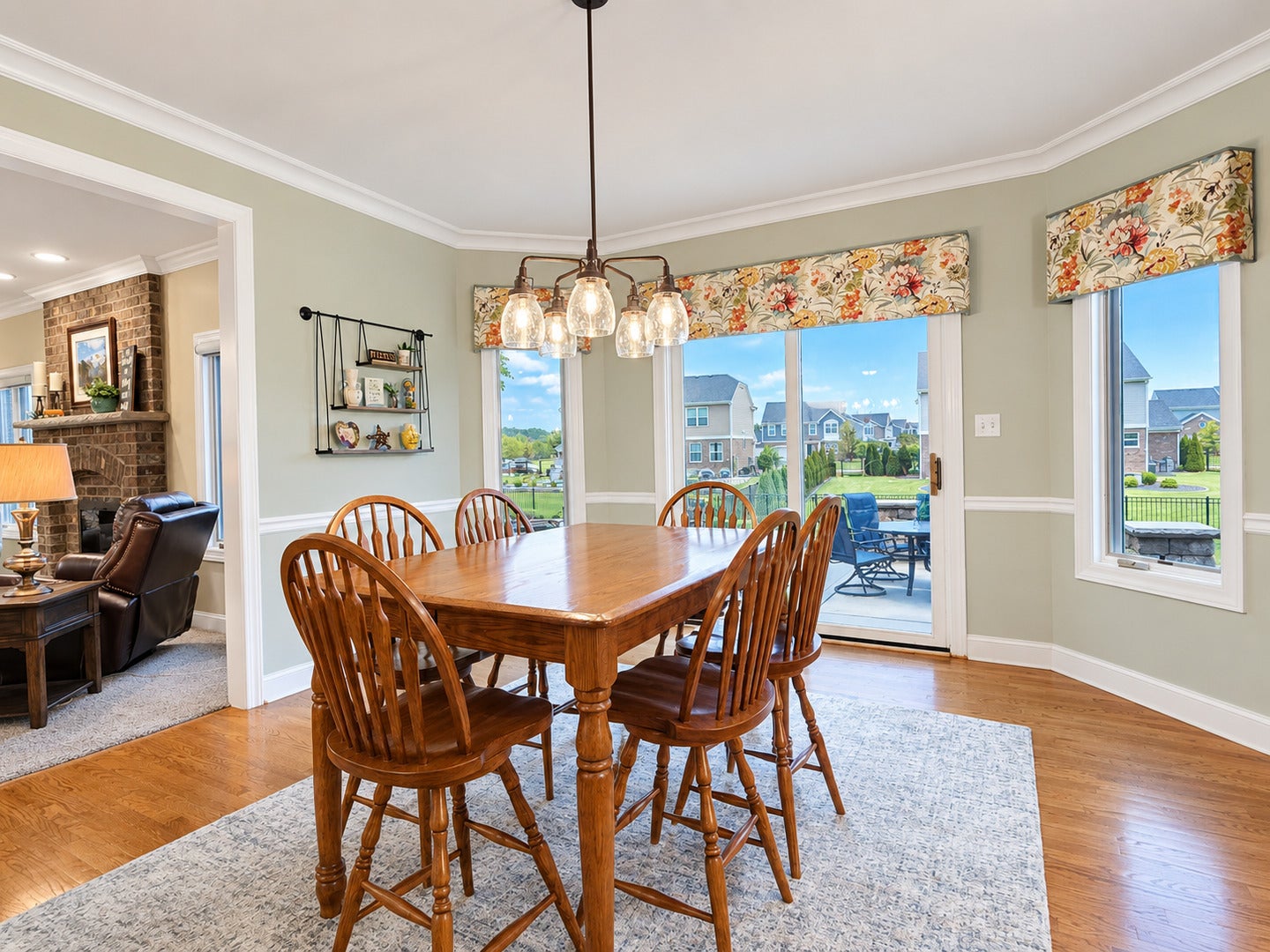 2016 Edgeview Drive