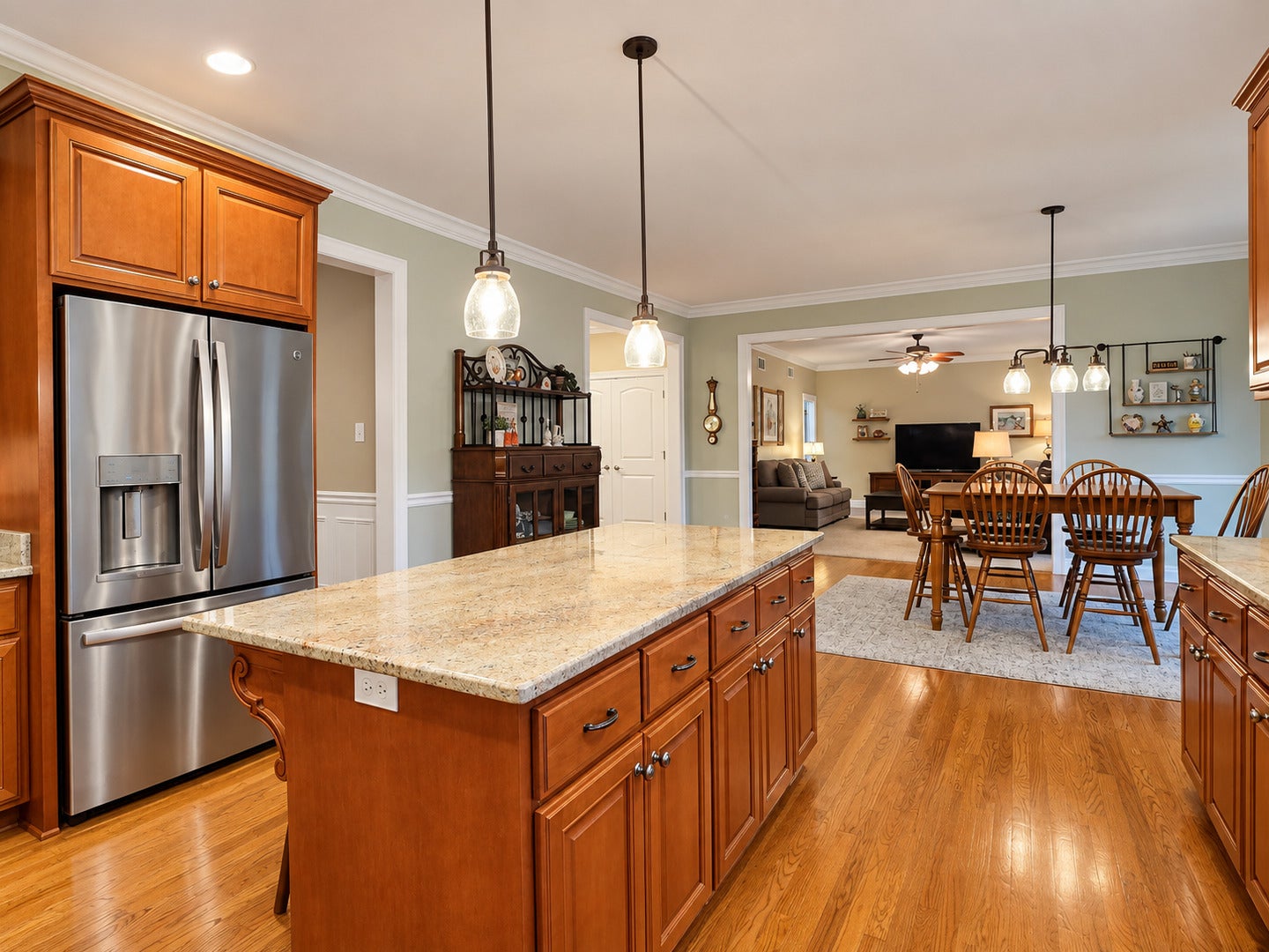 2016 Edgeview Drive
