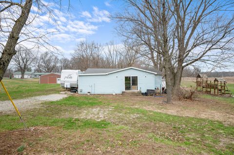Tiny photo for 525 E Maple Street, Westfield, IL 62474 (MLS # 12583523)