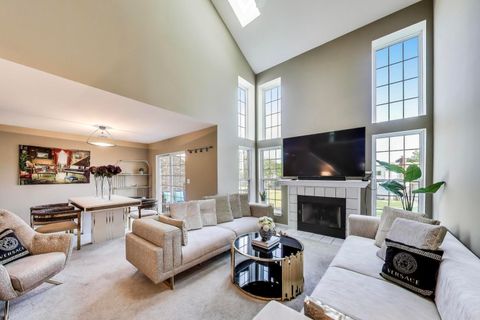 Tiny photo for 516 Citadel Circle, Westmont, IL 60559 (MLS # 12479648)