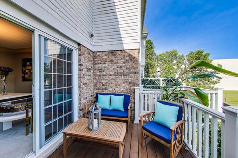 Tiny photo for 516 Citadel Circle, Westmont, IL 60559 (MLS # 12479648)