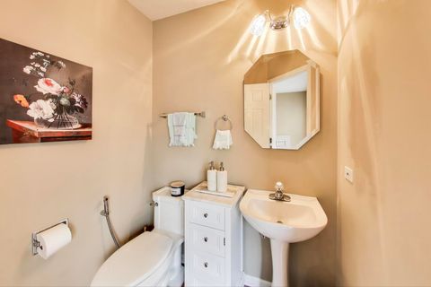 Tiny photo for 516 Citadel Circle, Westmont, IL 60559 (MLS # 12479648)