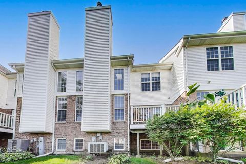 Tiny photo for 516 Citadel Circle, Westmont, IL 60559 (MLS # 12479648)