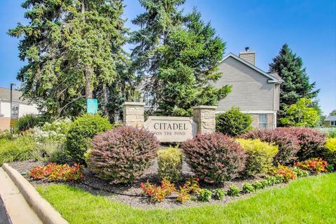 Tiny photo for 516 Citadel Circle, Westmont, IL 60559 (MLS # 12479648)