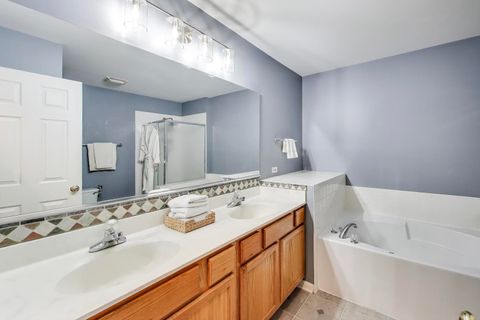 Tiny photo for 516 Citadel Circle, Westmont, IL 60559 (MLS # 12479648)