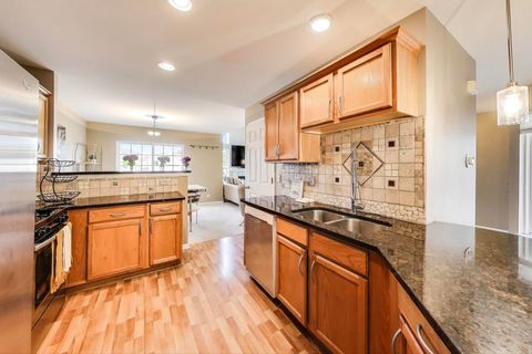 Tiny photo for 516 Citadel Circle, Westmont, IL 60559 (MLS # 12479648)