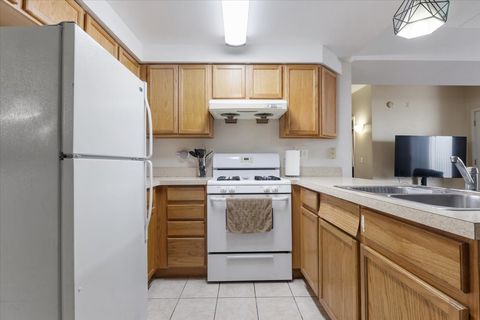 Tiny photo for 2734 S Wentworth Avenue #317, Chicago, IL 60616 (MLS # 12474514)