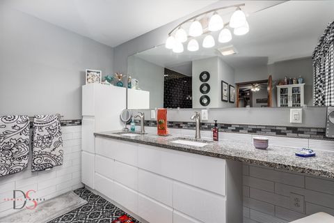 Tiny photo for 527 E Main Street, Ottawa, IL 61350 (MLS # 12635502)