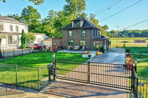 Photo of 527 E Main Street, Ottawa, IL 61350 (MLS # 12635502)