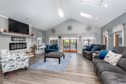 Tiny photo for 527 E Main Street, Ottawa, IL 61350 (MLS # 12635502)