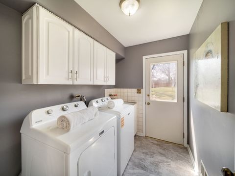 Tiny photo for 1341 Trinity Place, Libertyville, IL 60048 (MLS # 12586922)