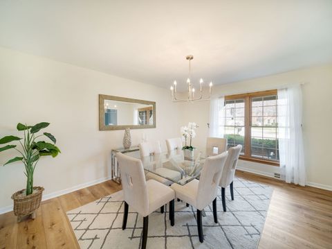 Tiny photo for 1341 Trinity Place, Libertyville, IL 60048 (MLS # 12586922)