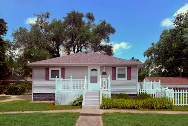902 E Illinois Street