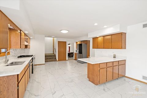 Tiny photo for 9410 Seton Place, Orland Park, IL 60467 (MLS # 12533780)