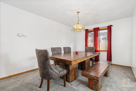 Tiny photo for 9410 Seton Place, Orland Park, IL 60467 (MLS # 12533780)