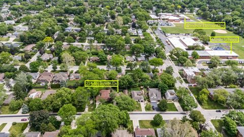 Tiny photo for 215 N Lincoln Lane, Arlington Heights, IL 60004 (MLS # 12659704)