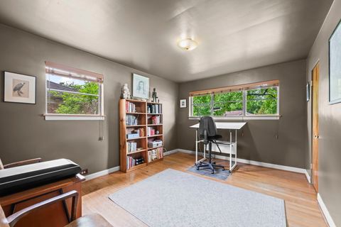 Tiny photo for 215 N Lincoln Lane, Arlington Heights, IL 60004 (MLS # 12659704)