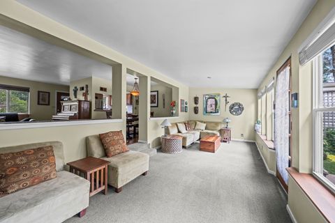 Tiny photo for 215 N Lincoln Lane, Arlington Heights, IL 60004 (MLS # 12659704)