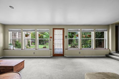 Tiny photo for 215 N Lincoln Lane, Arlington Heights, IL 60004 (MLS # 12659704)