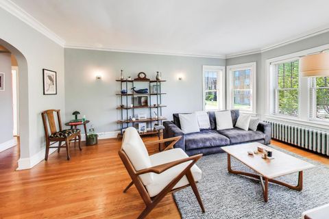 Tiny photo for 6203 N Oakley Street #1, Chicago, IL 60659 (MLS # 12668435)
