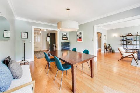 Tiny photo for 6203 N Oakley Street #1, Chicago, IL 60659 (MLS # 12668435)