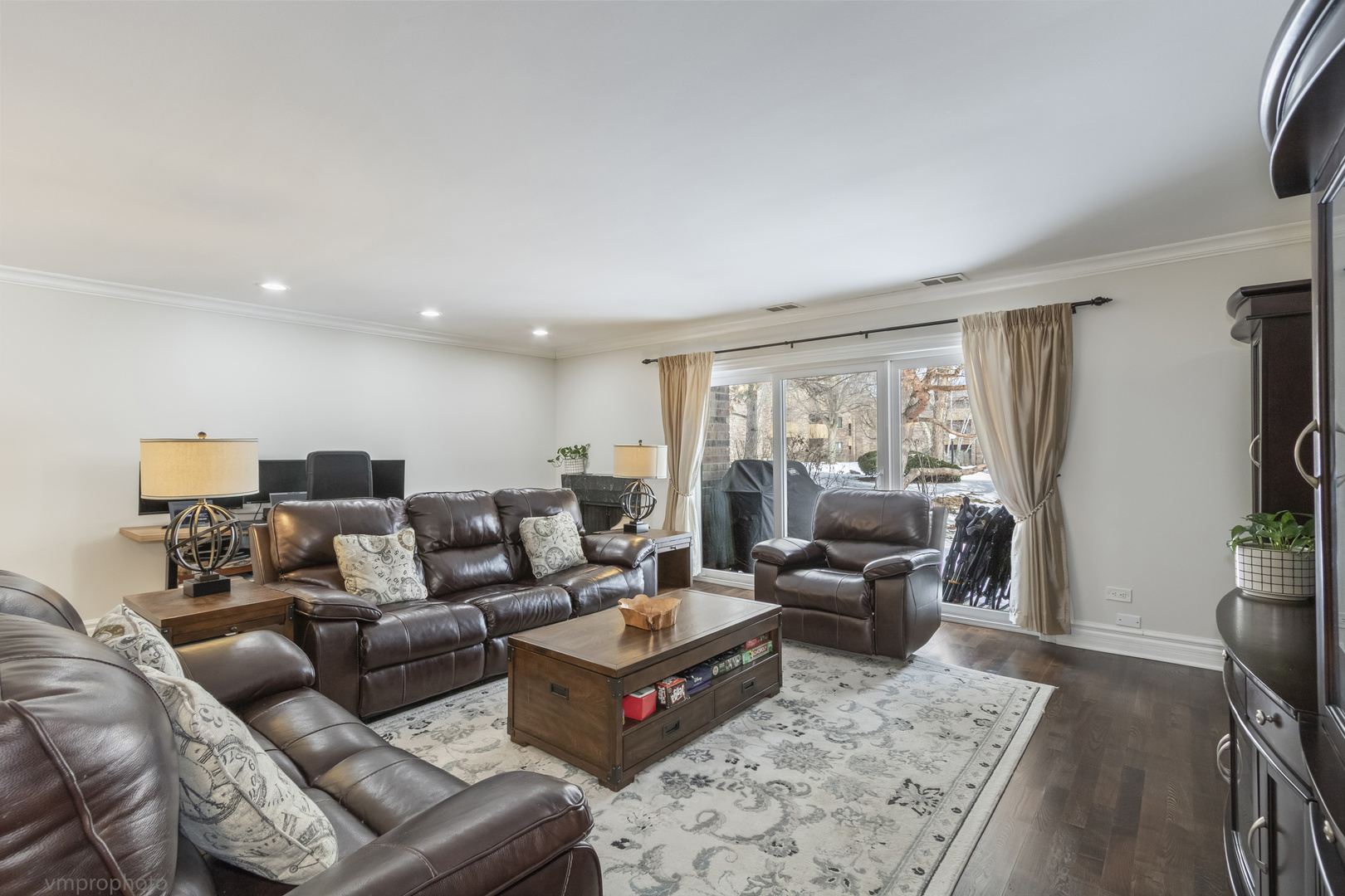 925 SPRING HILL Drive 101