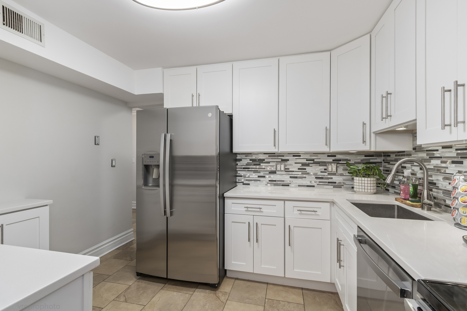 925 SPRING HILL Drive 101