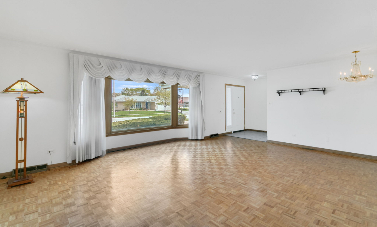 9712 S Kolmar Avenue