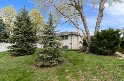 Tiny photo for 9712 S Kolmar Avenue, Oak Lawn, IL 60453 (MLS # 12623218)