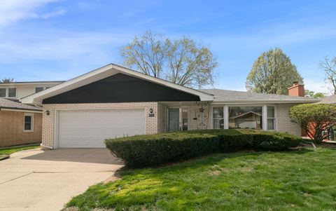 Photo of 9712 S Kolmar Avenue, Oak Lawn, IL 60453 (MLS # 12623218)