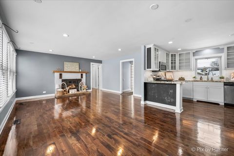 Tiny photo for 321 E Ardmore Avenue, Roselle, IL 60172 (MLS # 12532400)