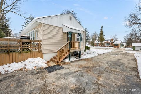 Tiny photo for 321 E Ardmore Avenue, Roselle, IL 60172 (MLS # 12532400)