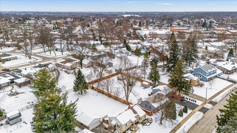 Tiny photo for 321 E Ardmore Avenue, Roselle, IL 60172 (MLS # 12532400)