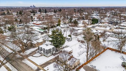 Tiny photo for 321 E Ardmore Avenue, Roselle, IL 60172 (MLS # 12532400)